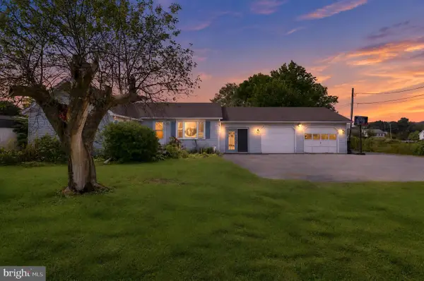 24 Linnwood Dr, LOCK HAVEN, PA 17745
