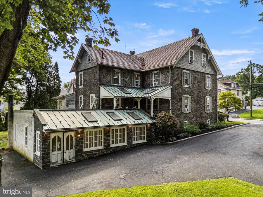 28 W Main St, Elverson, PA 19520 - Image #3