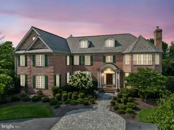 1 Dovecote Ln, MALVERN, PA 19355