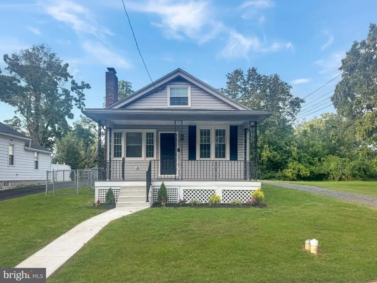 1027 Riverside Dr, Pottstown, PA 19465 - Image #1