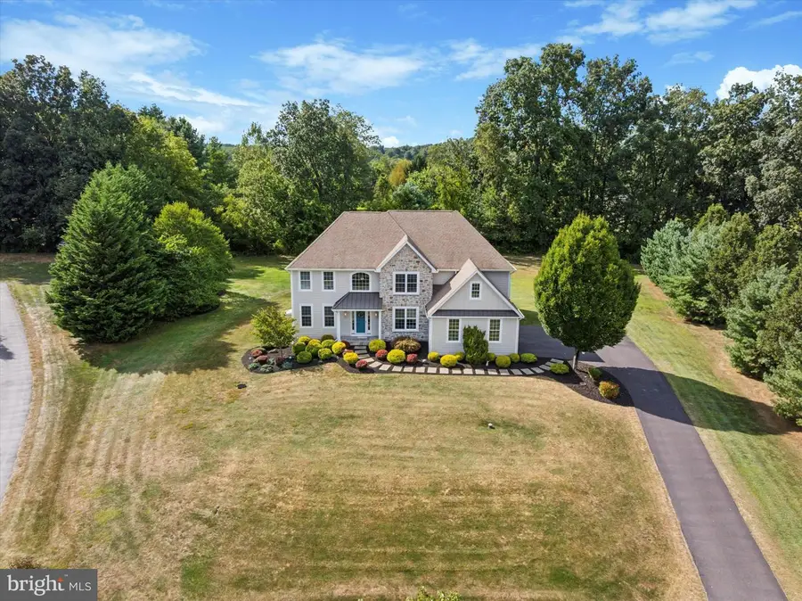 150 Horseshoe Ln, Pottstown, PA 19465 - Image #2