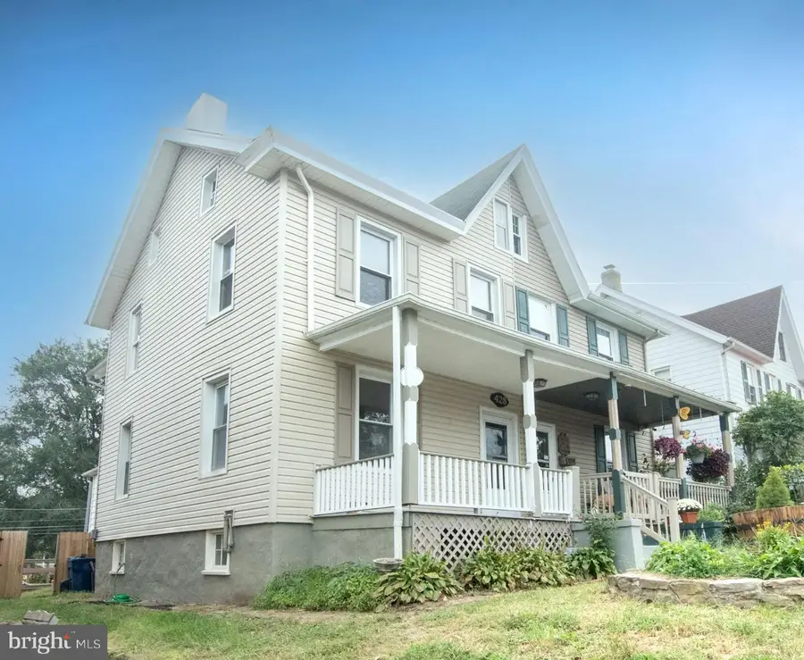 428 W 2nd Ave, Parkesburg, PA 19365 - Image #2