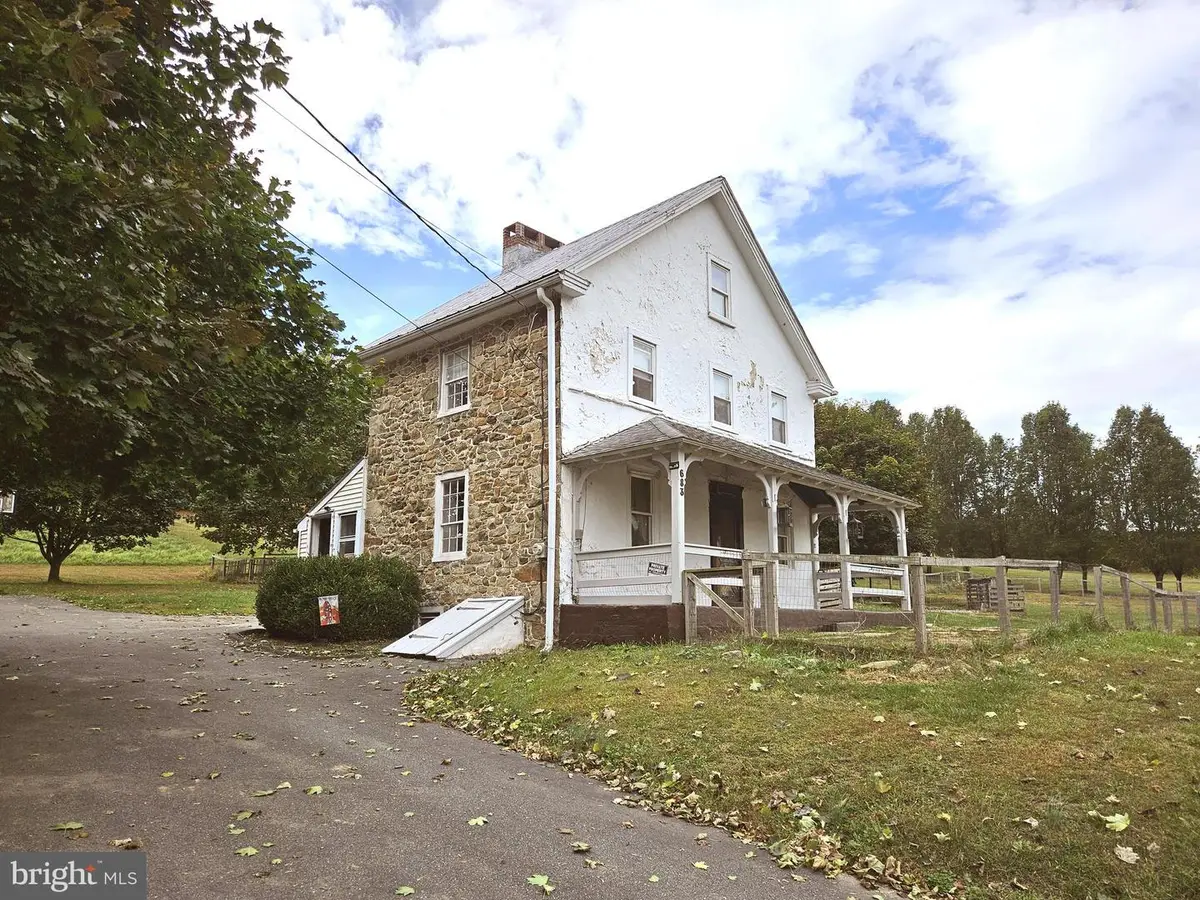 683 N Manor Rd, Elverson, PA 19520 - Image #1
