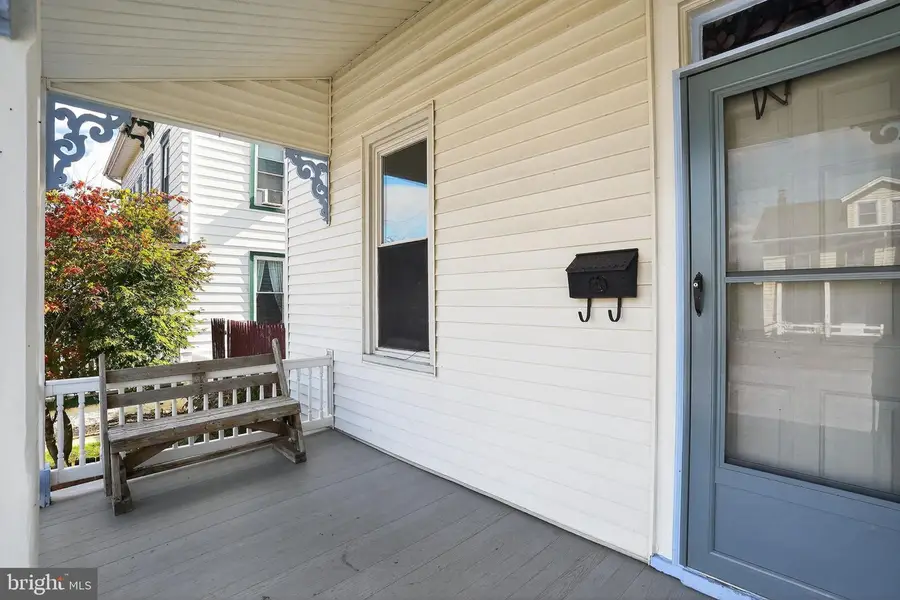 512 W 2nd Ave, Parkesburg, PA 19365 - Image #2