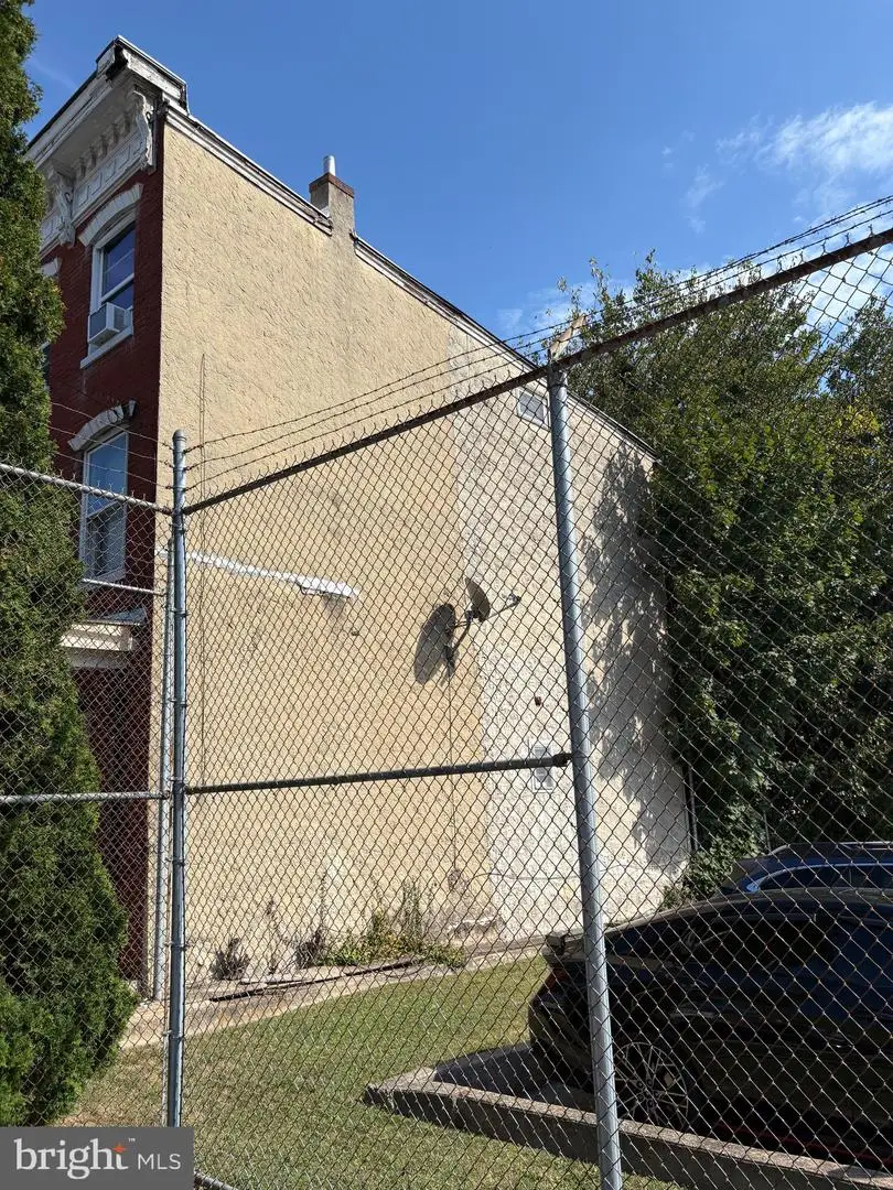 258 E Chestnut St, Coatesville, PA 19320 - Image #2