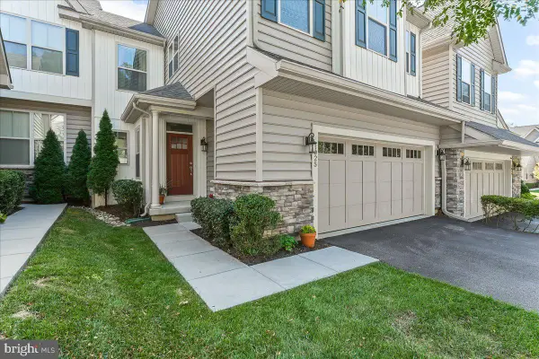 1025 James Walter Way, KENNETT SQUARE, PA 19348