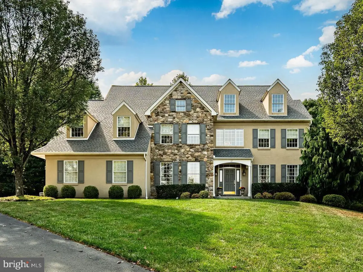 37 Ruth Cir, Malvern, PA 19355 - Image #1