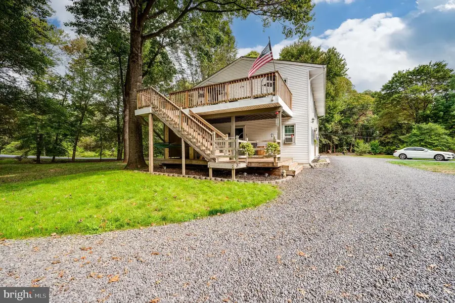 100 Warwick Rd, Elverson, PA 19520 - Image #2