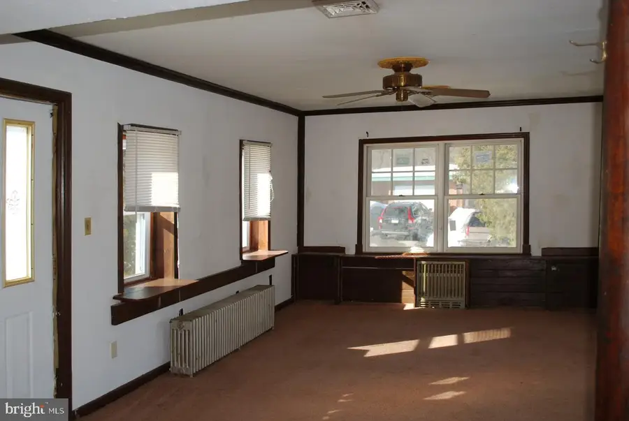 390 Mary St, Downingtown, PA 19335 - Image #2