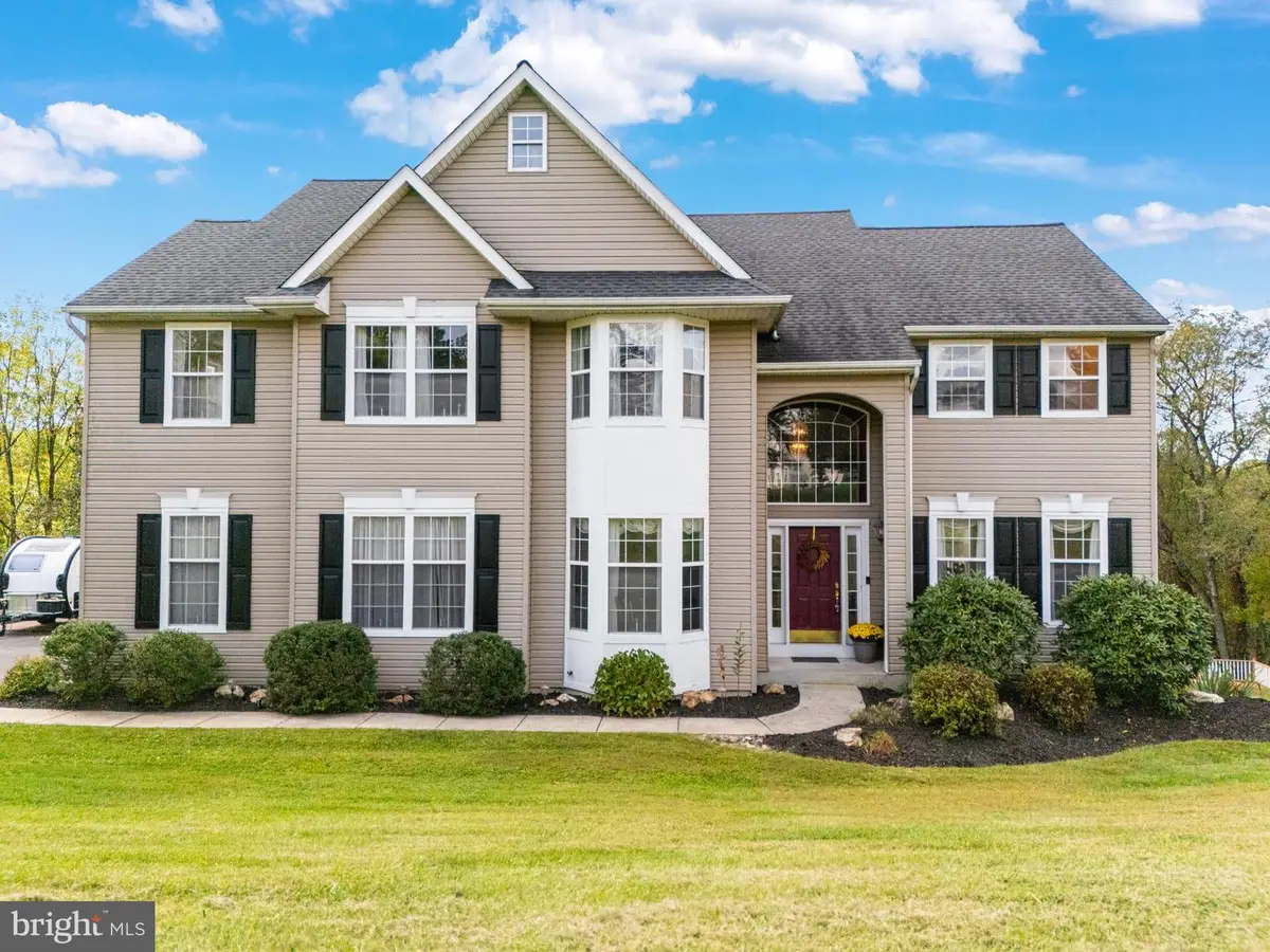 16 Angelica Dr, Avondale, PA 19311 - Image #1