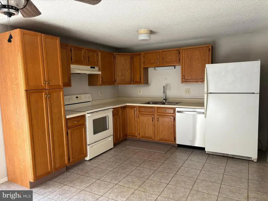 623 E Morgan Dr E, Coatesville, PA 19320 - Image #3