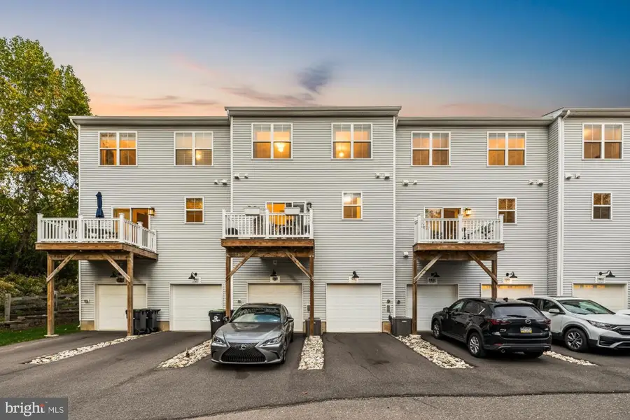 958 Skylar Ct, Phoenixville, PA 19460 - Image #2