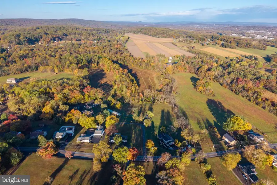 1241 Sheep Hill Rd, Pottstown, PA 19465 - Image #2