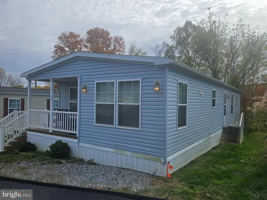 98 Erica Cir, Honey Brook, PA 19344 - Image #2