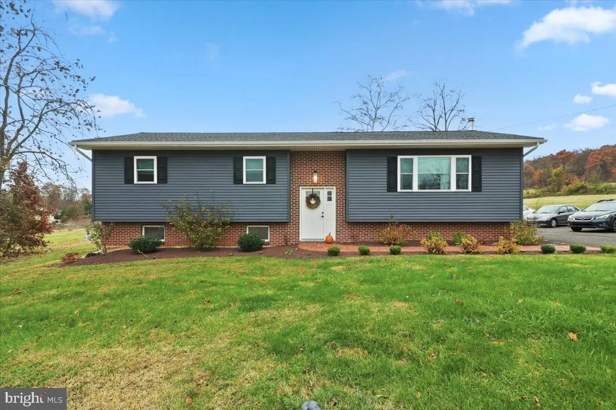 1228 Sheephill Rd, Pottstown, PA 19465 - Image #1