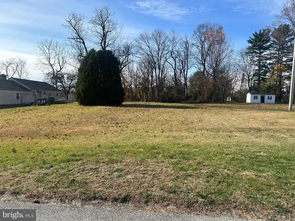 809 Meadowbrook Dr, COATESVILLE, PA 19320