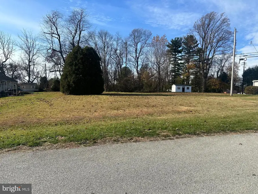 809 Meadowbrook Dr, Coatesville, PA 19320 - Image #2