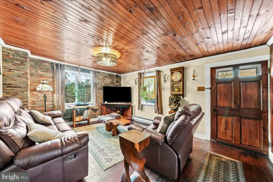 1381 School House Ln, Chester Springs, PA 19425 - Image #2