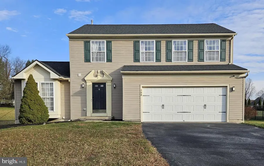 308 Flagstone Cir, Coatesville, PA 19320 - Image #2
