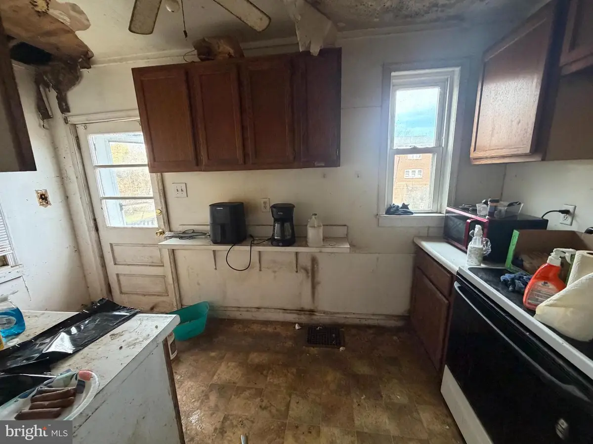 123 W Main St, Pottstown, PA 19465 - Image #1