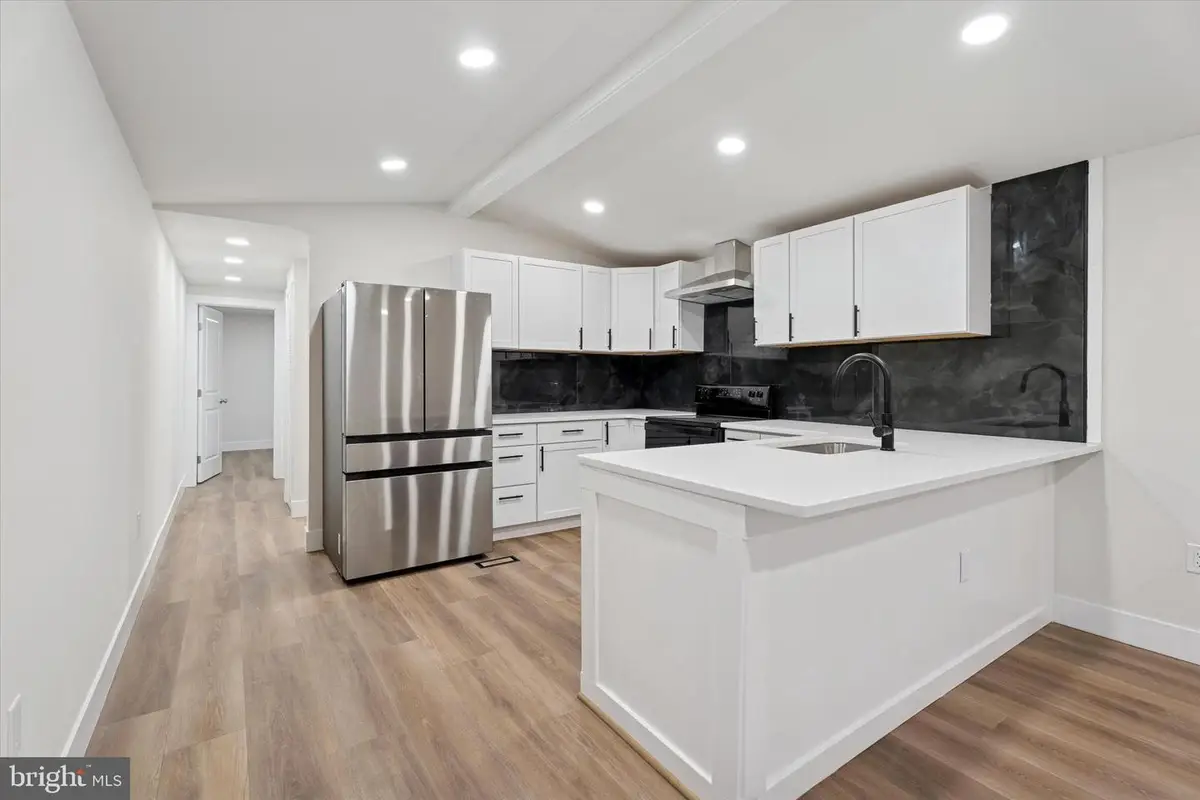 114 Linden Dr, Spring City, PA 19475 - #1