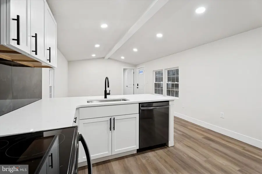 114 Linden Dr, Spring City, PA 19475 - #3