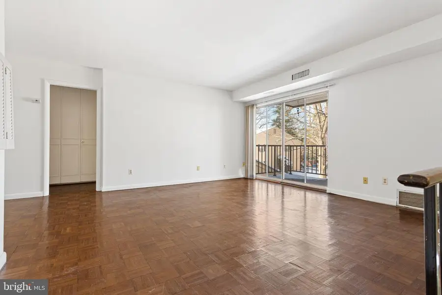 318 Old Forge Xing #318, Devon, PA 19333 - Image #2