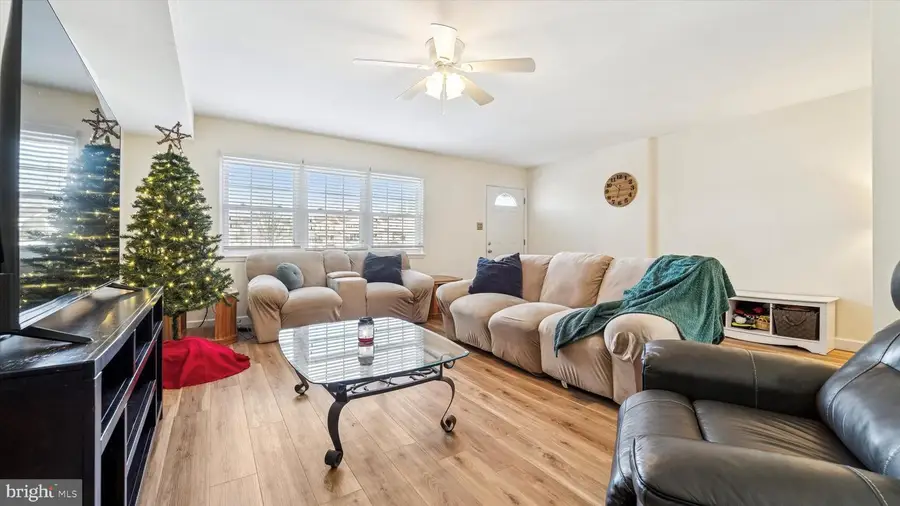 148 Chester Ct #335, Downingtown, PA 19335 - Image #2