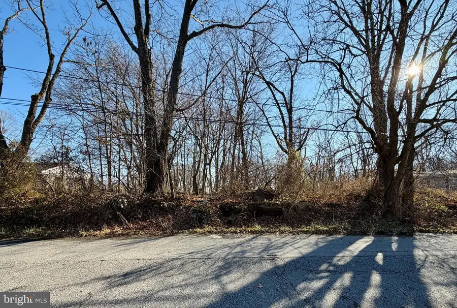 918 Lafayette St, Coatesville, PA 19320 - Image #2