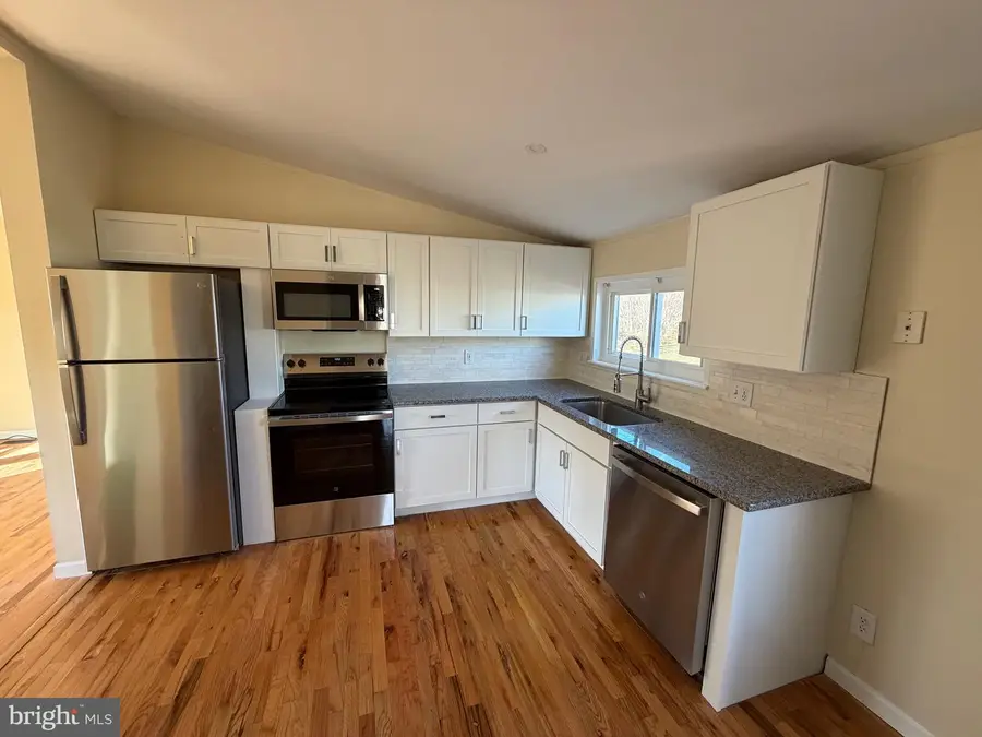 887 Aspen Ave, Spring City, PA 19475 - Image #3