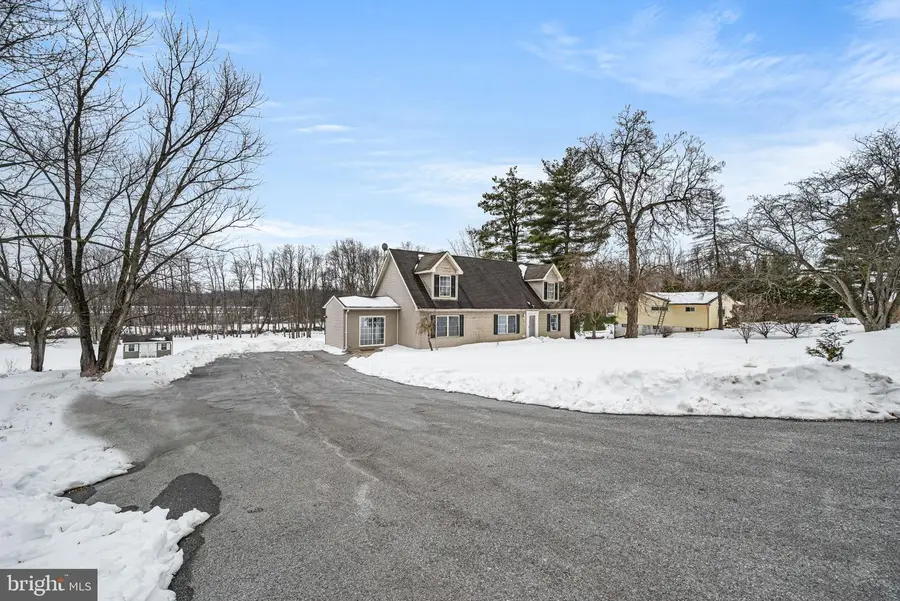 3096 Upper Valley Rd, Parkesburg, PA 19365 - #2