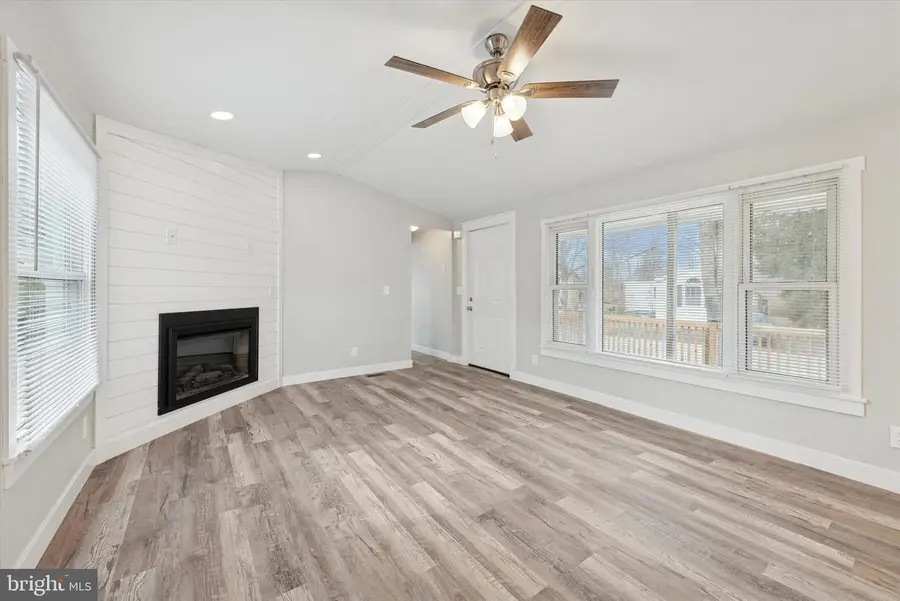 8 Cherokee Ln, Honey Brook, PA 19344 - Image #3