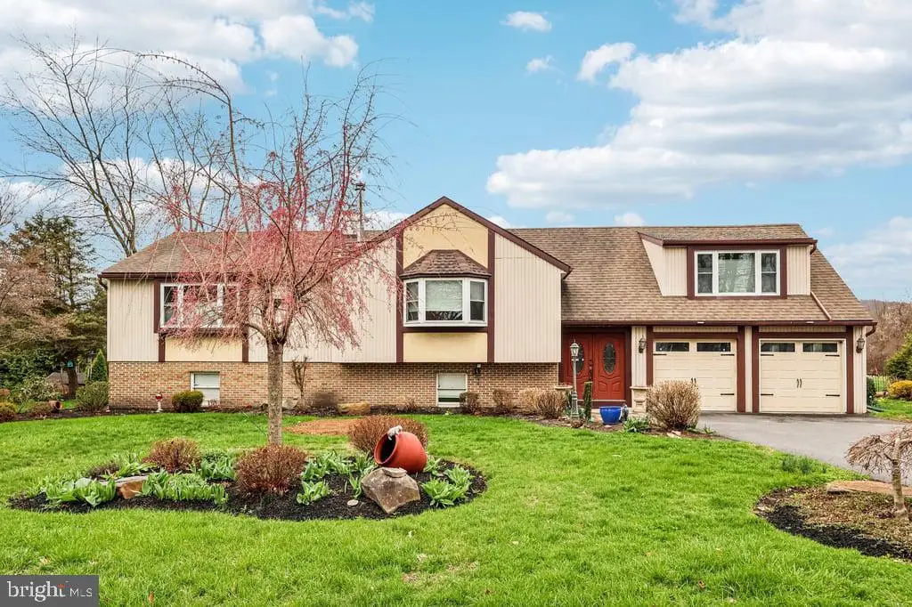 23 W Conestoga Rd, Elverson, PA 19520 - #1