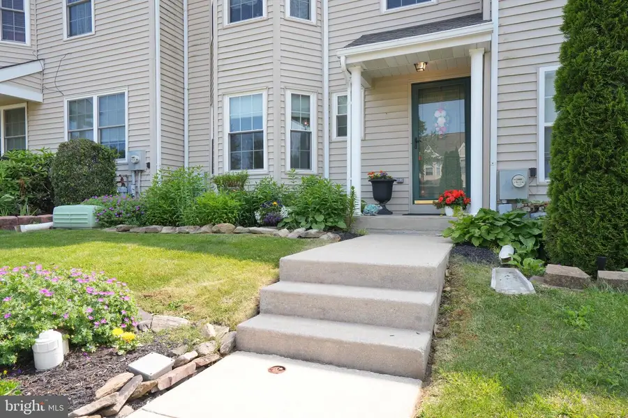 202 Thia Ct, Coatesville, PA 19320 - Image #2