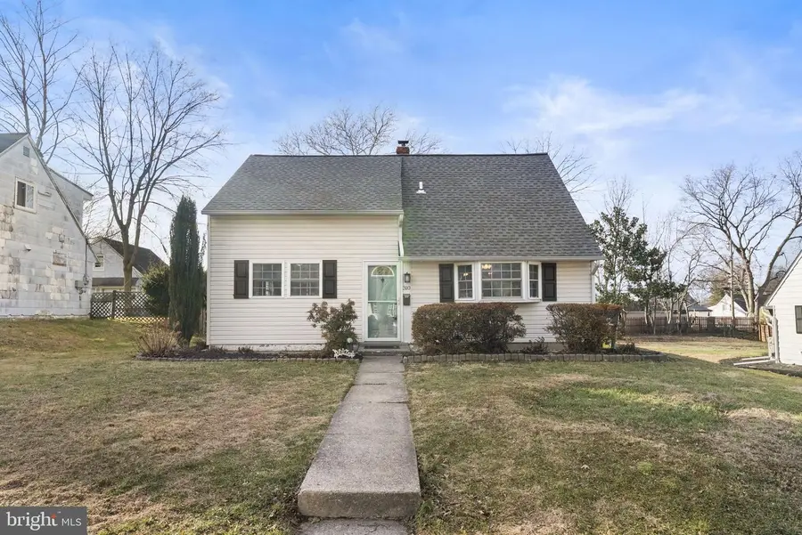 310 Locust Dr, Phoenixville, PA 19460 - Image #2