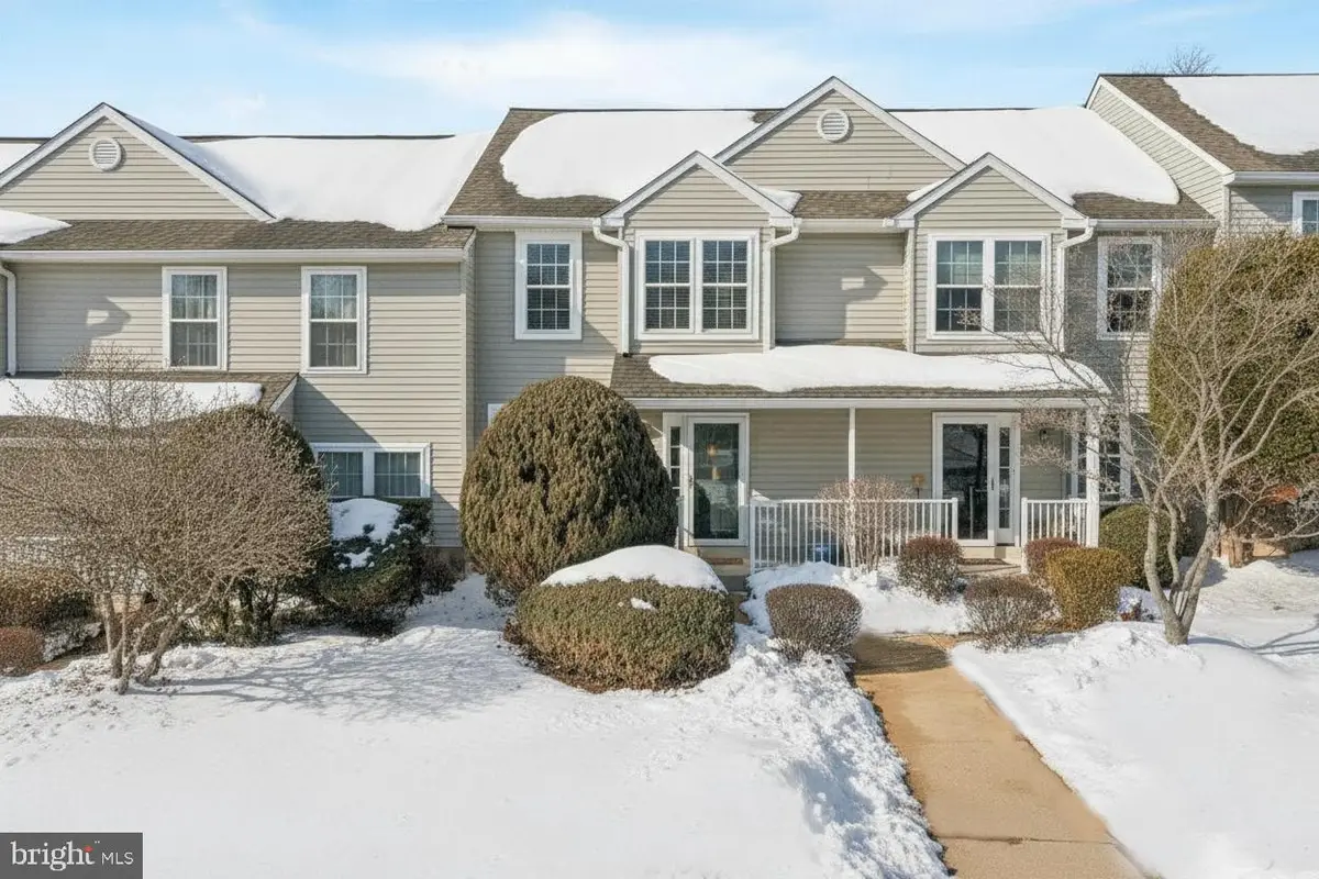 860 Amber Ln, West Chester, PA 19382 - Image #1