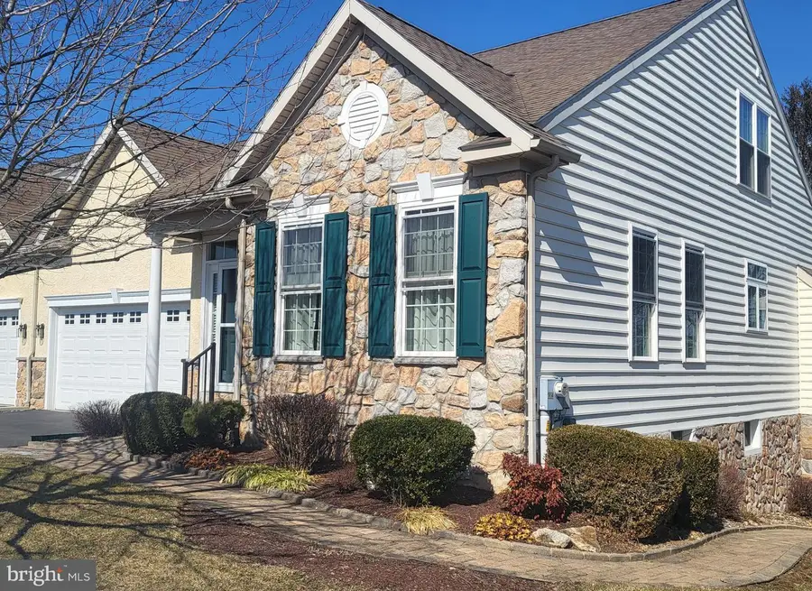 121 Augusta Dr, Honey Brook, PA 19344 - #2