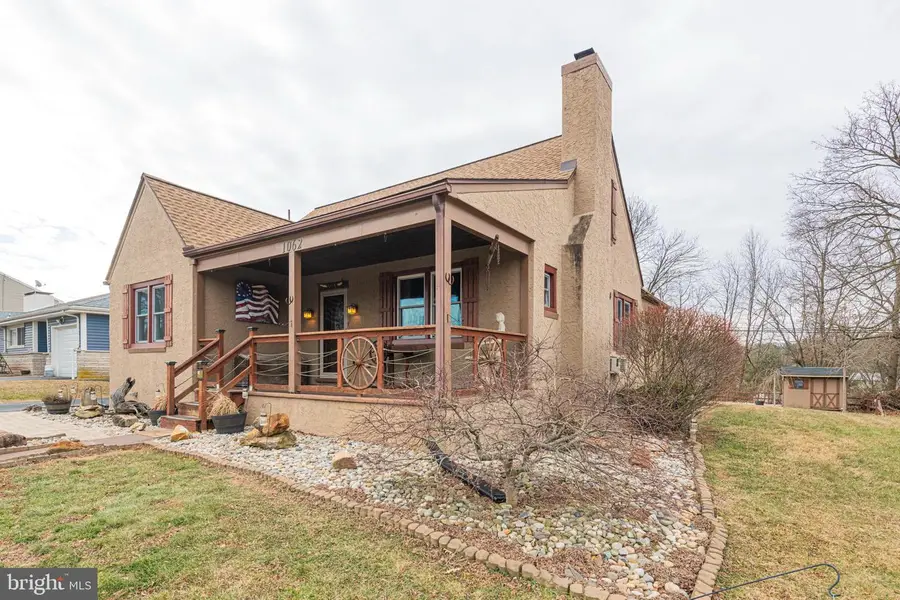 1062 W Meadowbrook Rd, Pottstown, PA 19465 - Image #2