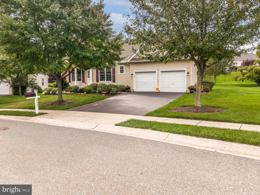 424 Westview Dr, Avondale, PA 19311 - #2