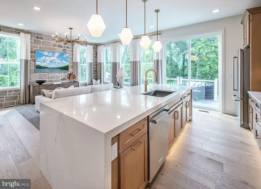 38 Grayson Ln, Downingtown, PA 19335 - Image #2