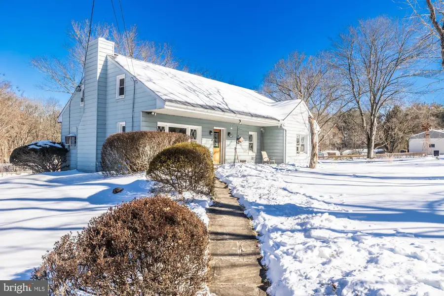 360 Oaklyn Rd, Coatesville, PA 19320 - Image #2