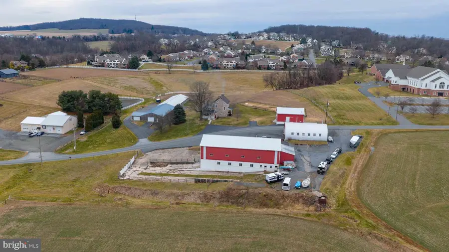 76 S Brick Ln, Elverson, PA 19520 - Image #2