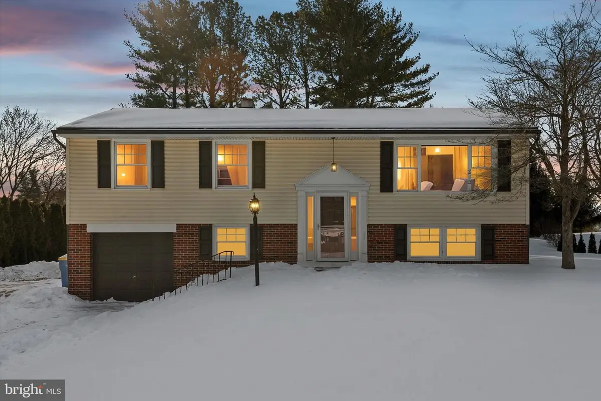 108 E 1st Ave, Parkesburg, PA 19365 - Image #1