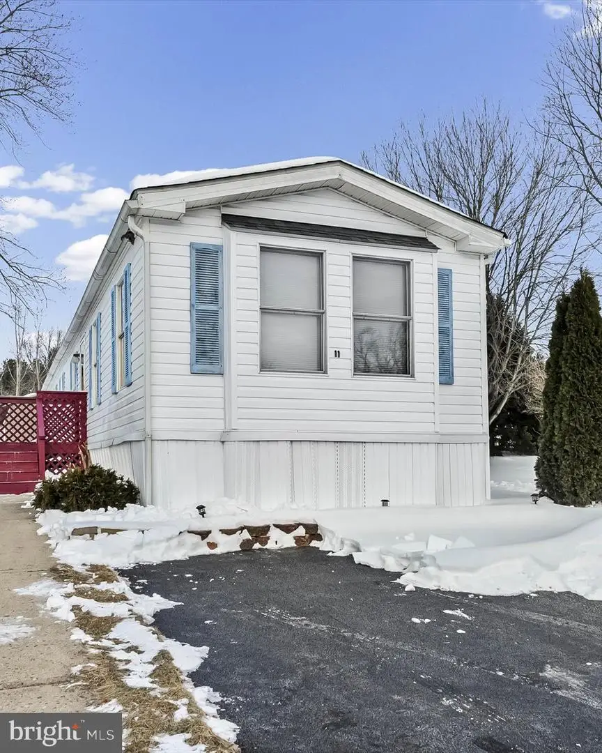 11 Creekside Dr, West Grove, PA 19390 - Image #2