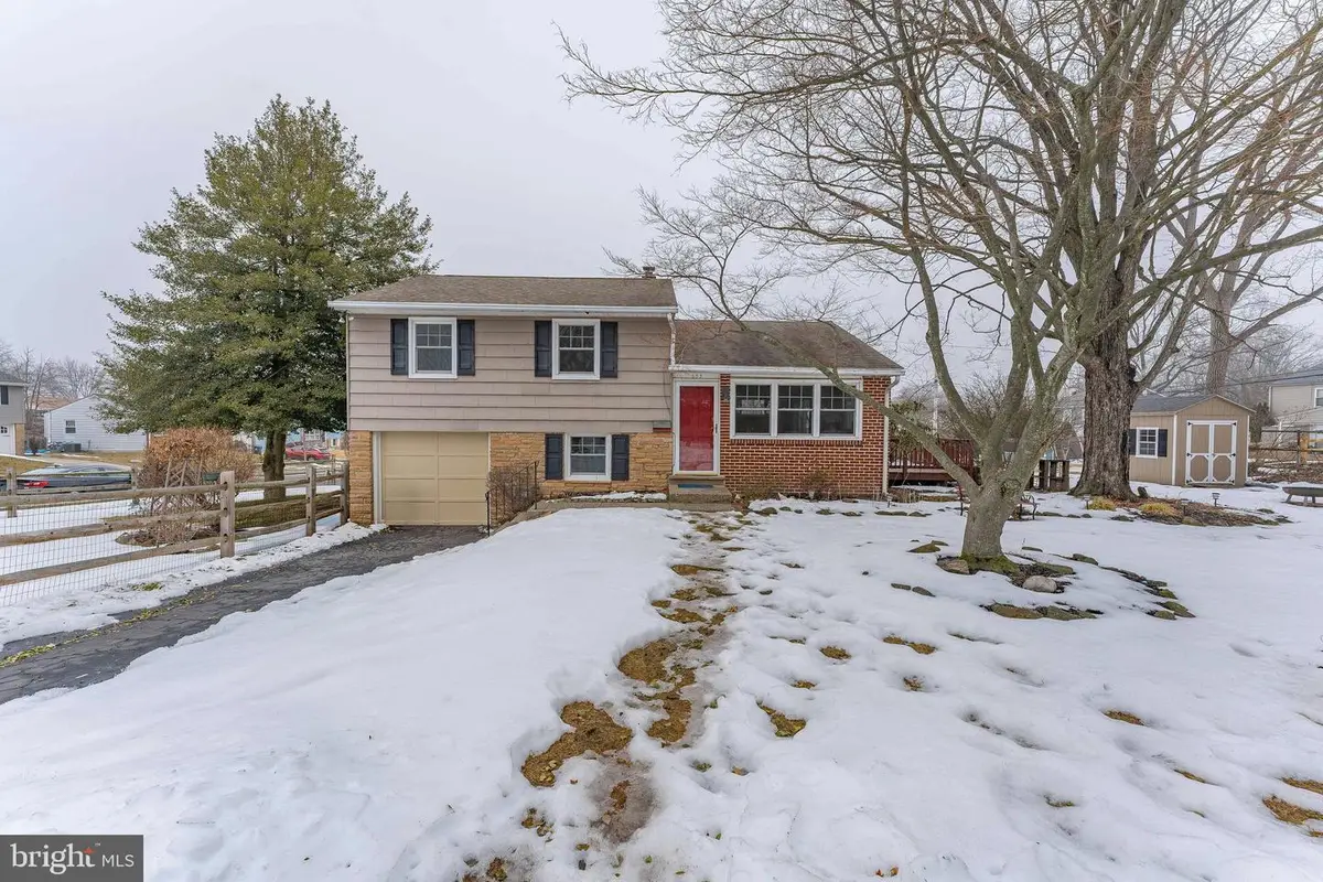 533 Columbia Ave, Phoenixville, PA 19460 - #1