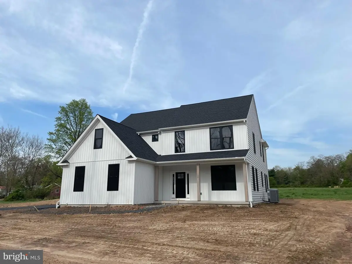 828 Spring City Rd, Phoenixville, PA 19460 - #1