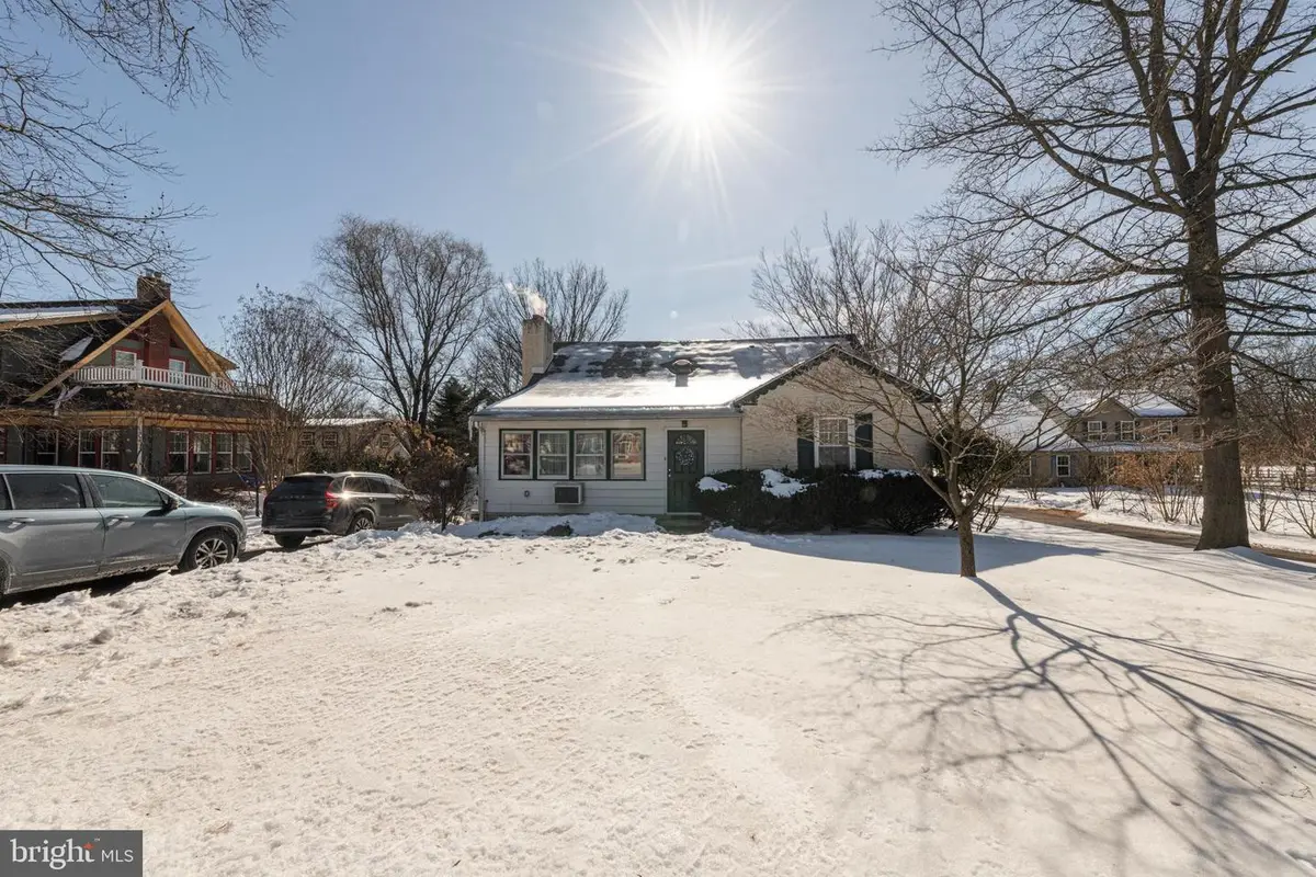 878 Valley Forge Rd, Phoenixville, PA 19460 - #1