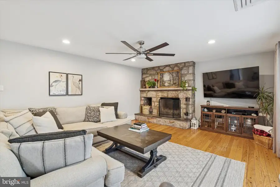 591 W Hoffecker Rd, Pottstown, PA 19465 - #3