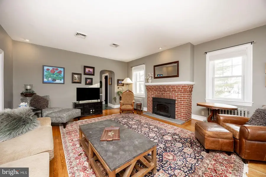 241 Anderson Ave, Phoenixville, PA 19460 - #2