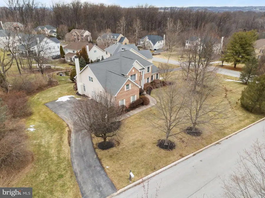 325 Shelbourne Ln, Phoenixville, PA 19460 - #3